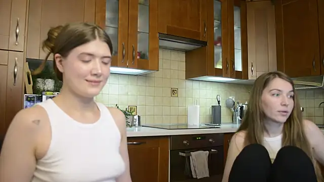 Snapshot of HotCaramellsTV chatting on February 9, 2026, 11:14 am HotCaramellsTV online show from February 9, 2026, 11:14 am