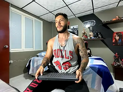 Snapshot of marcel_crawford96 chatting on November 25, 2025, 11:10 am marcel crawford96 online show from November 25, 2025, 11:10 am