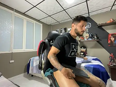 Snapshot of marcel_crawford96 chatting on December 3, 2025, 11:19 am marcel crawford96 online show from December 3, 2025, 11:19 am