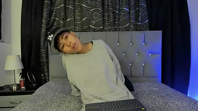 nova sex01 online show from February 2, 2025, 4:05 am