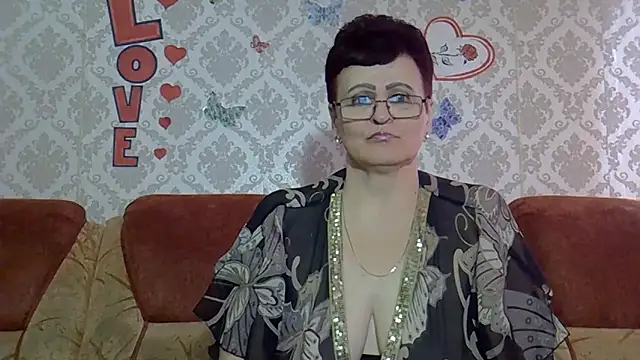 PaulaGolden online show from November 2, 2025, 9:55 am