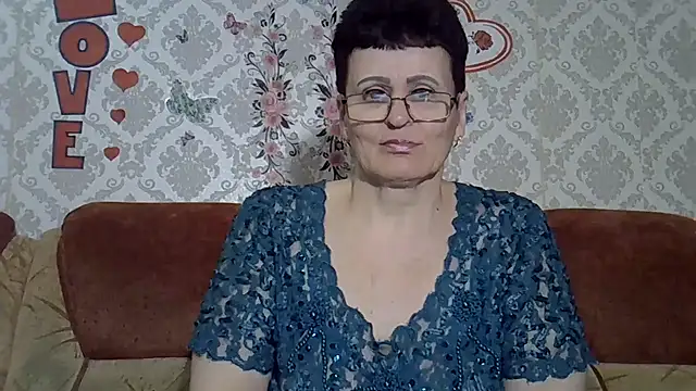 Snapshot of PaulaGolden chatting on April 3, 2026, 7:34 pm PaulaGolden online show from April 3, 2026, 7:34 pm