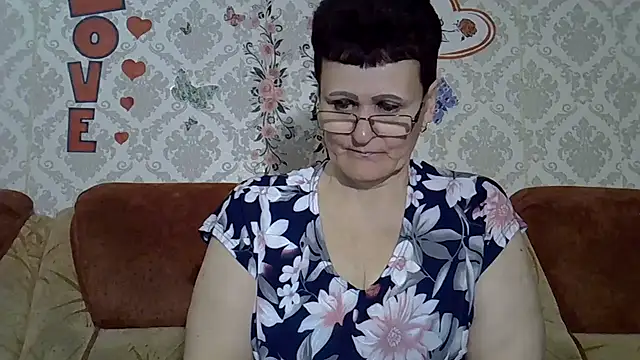 Snapshot of PaulaGolden chatting on April 6, 2026, 6:53 pm PaulaGolden online show from April 6, 2026, 6:53 pm