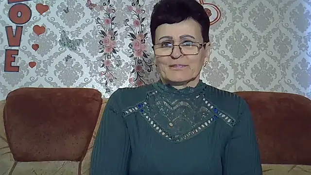 Snapshot of PaulaGolden chatting on April 9, 2026, 4:45 pm PaulaGolden online show from April 9, 2026, 4:45 pm