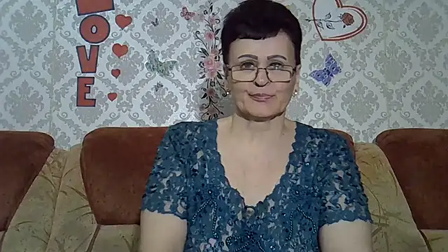 Snapshot of PaulaGolden chatting on April 18, 2026, 7:07 pm PaulaGolden online show from April 18, 2026, 7:07 pm