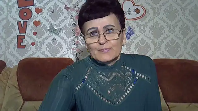 Snapshot of PaulaGolden chatting on May 16, 2026, 3:55 pm PaulaGolden online show from May 16, 2026, 3:55 pm