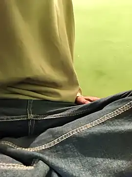 Snapshot of Shubu_76 chatting on November 17, 2025, 6:14 pm Shubu 76 online show from November 17, 2025, 6:14 pm