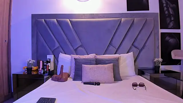 brenda nova18 online show from March 20, 2026, 9:41 pm