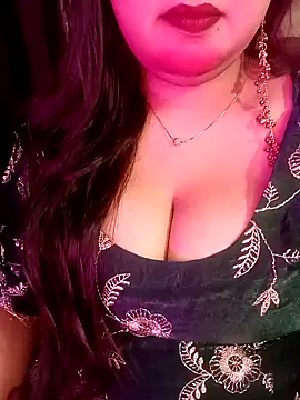 Suhanakhan00 online show from April 10, 2026, 8:19 am