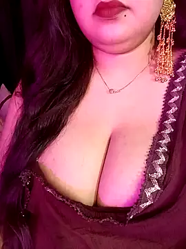 Suhanakhan00 online show from May 16, 2026, 10:36 am