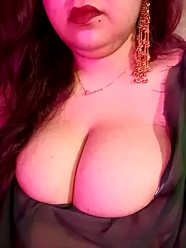 Suhanakhan00 online show from May 20, 2026, 6:47 pm