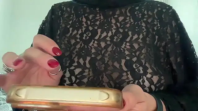 Snapshot of Serena_4you chatting on October 18, 2025, 4:19 pm Serena 4you online show from October 18, 2025, 4:19 pm