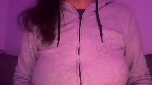 Snapshot of Serena_4you chatting on November 12, 2025, 7:57 pm Serena 4you online show from November 12, 2025, 7:57 pm