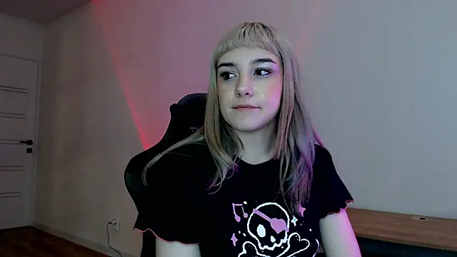 Princess Shy    online show from February 21, 2025, 6:48 pm