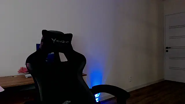 Princess Shy    online show from March 12, 2025, 5:49 pm