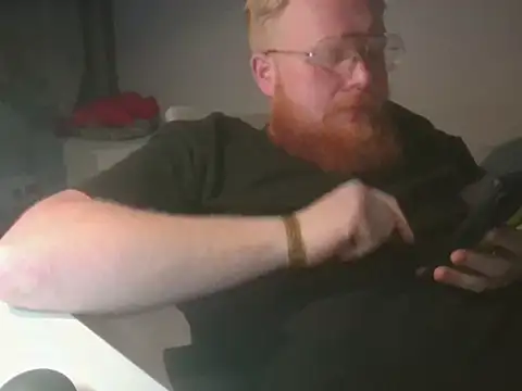 Snapshot of 1212lukasz chatting on November 1, 2025, 4:58 am 1212lukasz online show from November 1, 2025, 4:58 am