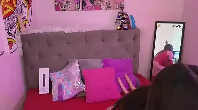 Snapshot of sarawiliamx chatting on December 12, 2024, 3:05 pm sarawiliamx online show from December 12, 2024, 3:05 pm