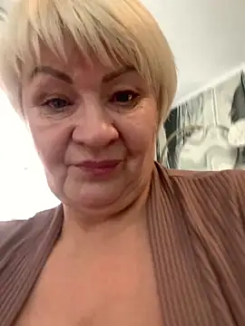 Snapshot of Laura_Millf chatting on February 4, 2026, 8:31 am Laura Millf online show from February 4, 2026, 8:31 am