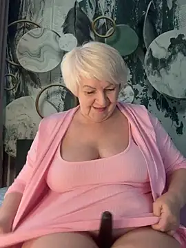 Snapshot of Laura_Millf chatting on February 20, 2026, 2:50 pm Laura Millf online show from February 20, 2026, 2:50 pm