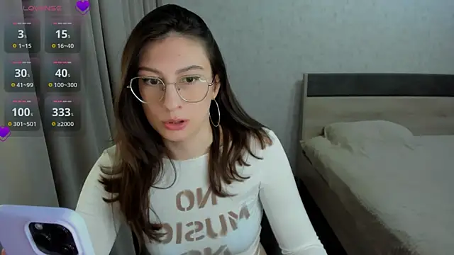 briannababy  online show from April 15, 2026, 6:48 pm