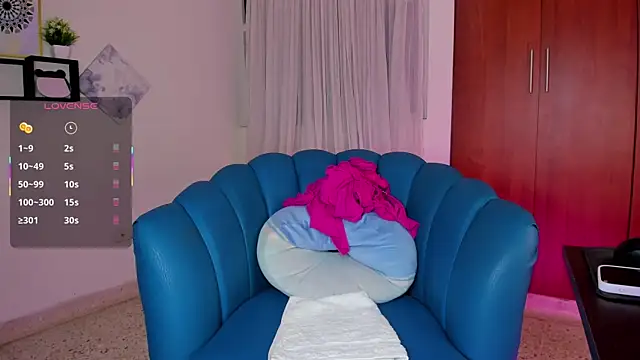 Julie Markk online show from November 27, 2025, 7:27 pm