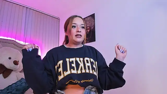 Snapshot of Valentina_Se chatting on January 10, 2025, 4:33 am Valentina Se online show from January 10, 2025, 4:33 am