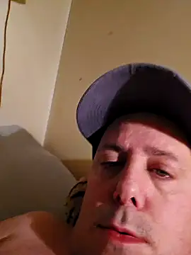 Snapshot of HeteroHotGuy1 chatting on February 2, 2025, 12:19 am HeteroHotGuy1 online show from February 2, 2025, 12:19 am