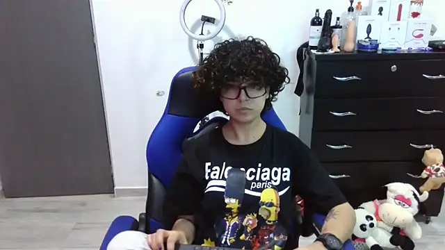 thomascooper7 online show from October 29, 2025, 8:43 pm