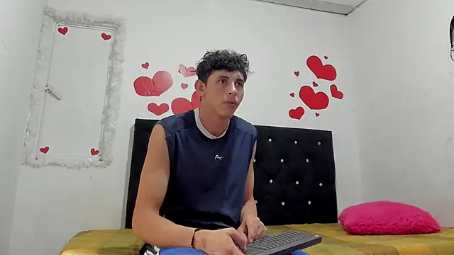 Snapshot of chloe_evanx_ chatting on March 18, 2025, 7:10 pm chloe evanx online show from March 18, 2025, 7:10 pm