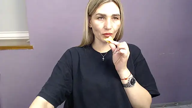  sexy lady online show from November 5, 2025, 1:22 pm