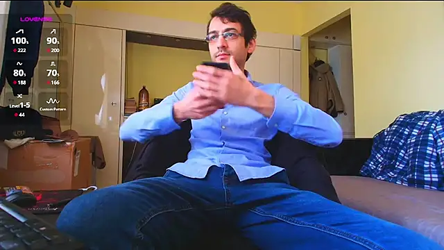 Snapshot of HungEddy chatting on February 5, 2026, 8:41 am HungEddy online show from February 5, 2026, 8:41 am