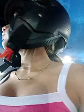 GIRL DONCELLA online show from December 1, 2024, 10:53 pm