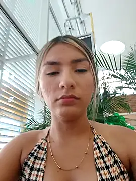 GIRL DONCELLA online show from December 3, 2024, 10:07 pm