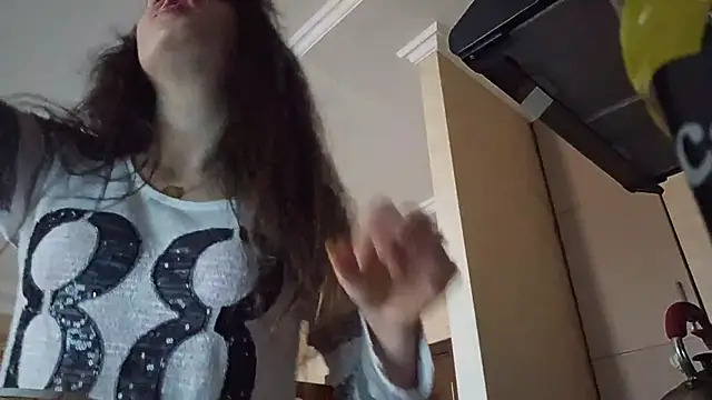 AlejandraDelaney online show from November 7, 2025, 1:11 pm