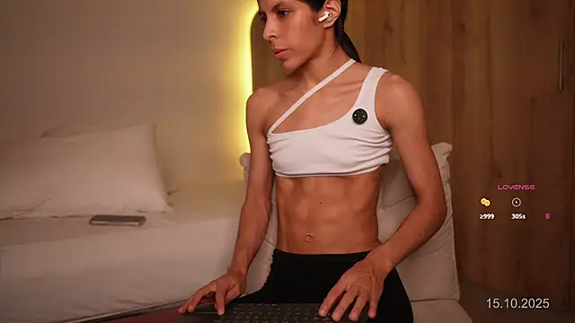 veronica mendez1 online show from October 15, 2025, 11:16 pm