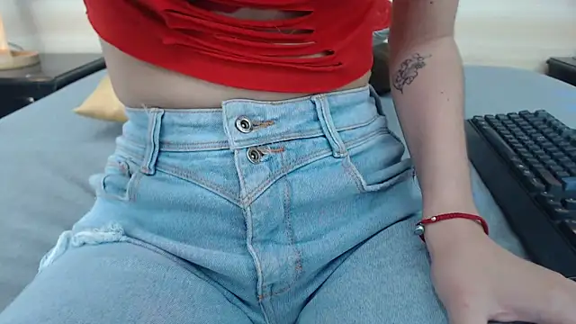 Snapshot of nahomibecker chatting on March 13, 2025, 6:01 pm nahomibecker online show from March 13, 2025, 6:01 pm