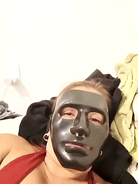 MideleyBranquis online show from November 27, 2025, 12:24 am