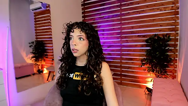 Snapshot of Sapphire_Venuss chatting on January 11, 2026, 2:05 am Sapphire Venuss online show from January 11, 2026, 2:05 am