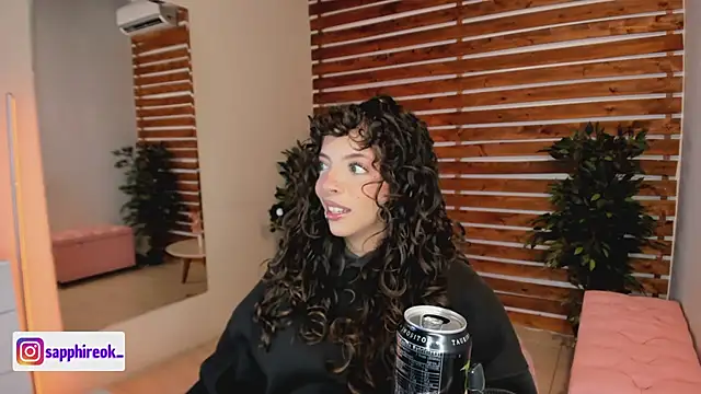 Snapshot of Sapphire_Venuss chatting on January 15, 2026, 12:59 am Sapphire Venuss online show from January 15, 2026, 12:59 am