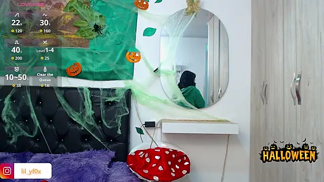 Snapshot of lily_f00x chatting on October 13, 2025, 12:38 pm lily f00x online show from October 13, 2025, 12:38 pm