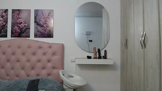 Snapshot of lily_f00x chatting on December 17, 2025, 12:33 pm lily f00x online show from December 17, 2025, 12:33 pm