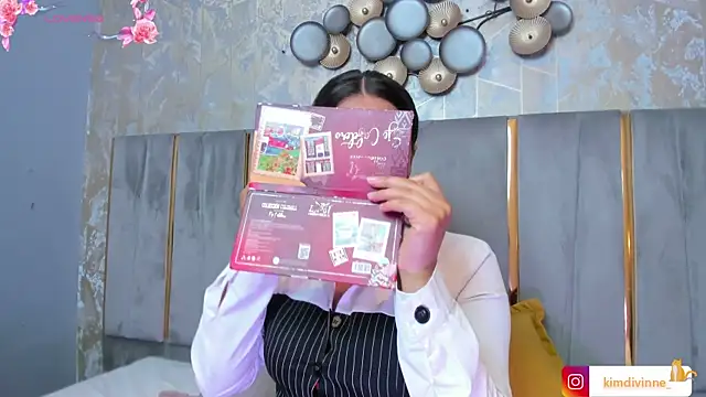 KimDevinne online show from October 11, 2025, 3:17 am