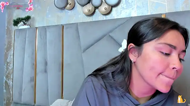 Snapshot of KimDevinne chatting on February 25, 2026, 2:54 am KimDevinne online show from February 25, 2026, 2:54 am