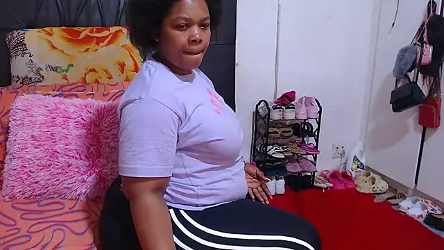 Snapshot of BigbootyNickyx chatting on October 20, 2025, 1:50 am BigbootyNickyx online show from October 20, 2025, 1:50 am