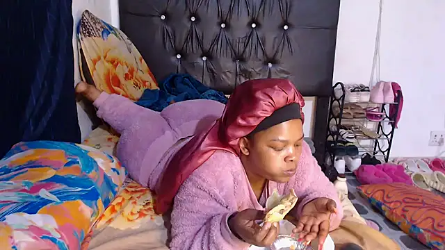 Snapshot of BigbootyNickyx chatting on October 29, 2025, 6:53 pm BigbootyNickyx online show from October 29, 2025, 6:53 pm