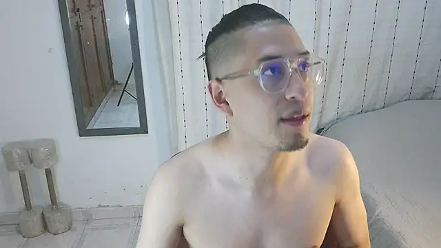 Snapshot of Orionferrer- chatting on December 21, 2025, 12:18 am Orionferrer- online show from December 21, 2025, 12:18 am