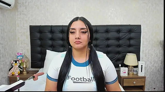 Snapshot of AmaliaDalton chatting on April 19, 2026, 6:10 pm AmaliaDalton online show from April 19, 2026, 6:10 pm