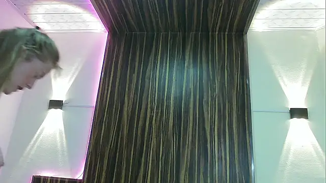 issa soto  online show from February 6, 2025, 1:43 pm