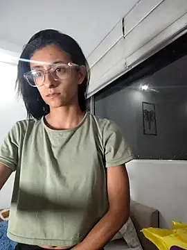 Snapshot of thedianakaro chatting on February 13, 2025, 3:18 am thedianakaro online show from February 13, 2025, 3:18 am