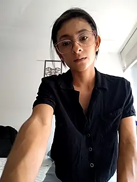 Snapshot of thedianakaro chatting on February 20, 2025, 2:35 pm thedianakaro online show from February 20, 2025, 2:35 pm